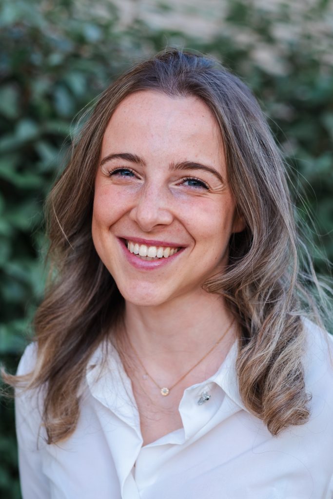 Dr. Iris Moyson